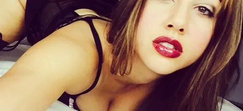 Etre cyber-dominatrice, ça peut rapporter gros !! (Photos)