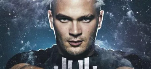 Jul agressé pendant un showcase !!  (Vidéo)