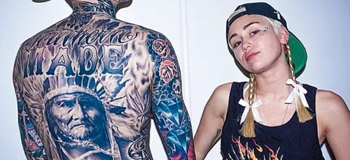Trace Cyrus et sa collection incroyable de tatouages ! (photos)