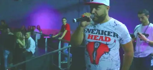 Ce DJ fait humilie un fan de Jul et annonce qu'il en a marre qu'on...