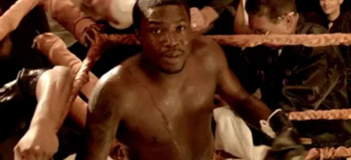 Meek Mill s'affiche en boxant n'importe comment !! (Vidéo)