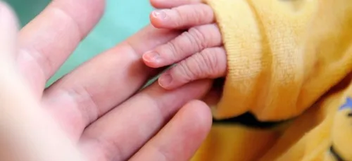 Un homme essaye de vendre sa fille pour rembourser ses dettes de jeu