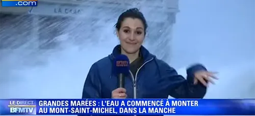 Une journaliste de BFM TV se fait emporter par une vague en direct...