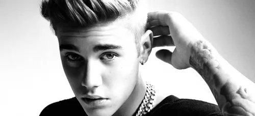 Justin Bieber pose en caleçon ... pour se faire pardonner !! (Photo)