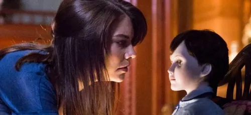 Elle vit l'horreur à cause d'une poupée vivante !! (Vidéo)