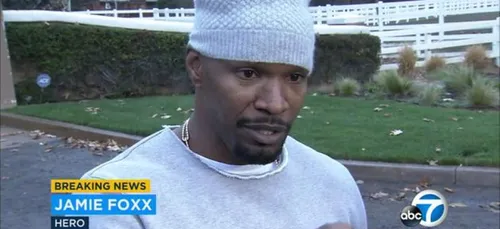 Vidéo: Jamie Foxx risque sa vie pour sauver celle d'un inconnu pris...