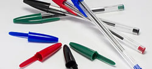 Pourquoi les capuchons des stylos BIC ont-ils un trou ?