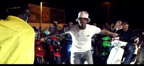 Niska - Boug en plus (Clip Officiel)