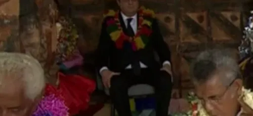 Moment de solitude pour François Hollande ! (Vidéo)