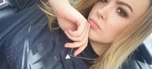 Son père lui demande de plus porter son nom et la chasse de la...