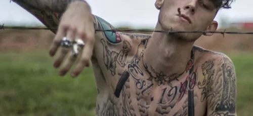 Machine Gun Kelly - Alpha Omega (Clip officiel)