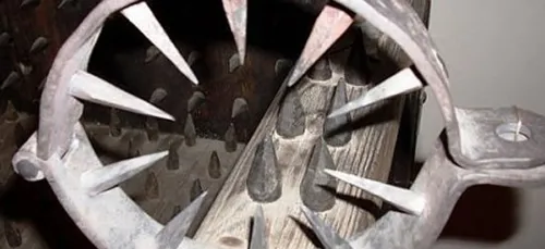 Les 13 instruments de torture les plus WTF du Moyen Age !!