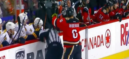 Sport : Un hockeyeur s'en prend sévèrement à un arbitre ! (Vidéo)