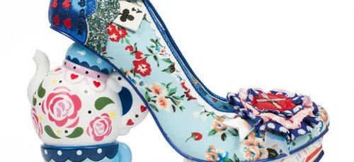Alice au Pays des Merveilles a inspiré ce créateur de chaussures !...