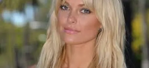 Caroline Receveur Ex Secret Story : Ses ... pieds déchirent les...