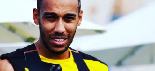 Une Porshe en or pour Pierre-Eymeric Aubameyang !! (Photos)