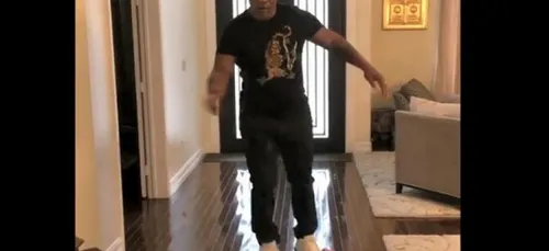 Mike Tyson se prend une gamelle sur un Hoverboard  (Vidéo)