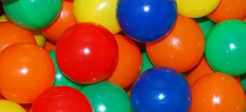 WTF : Voici le bar piscine à balle !!