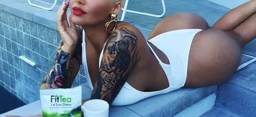 Amber Rose affole les réseaux sociaux avec une photo ultra hot et...
