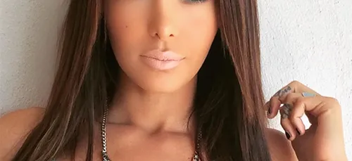 Nabilla Benattia : "Je vais raconter mon histoire, la vraie, je...