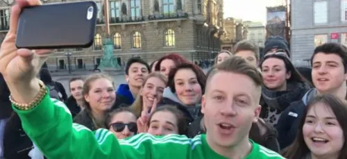 Macklemore &amp; Ryan Lewis - Brad Pitt's Cousin (Clip Officiel)