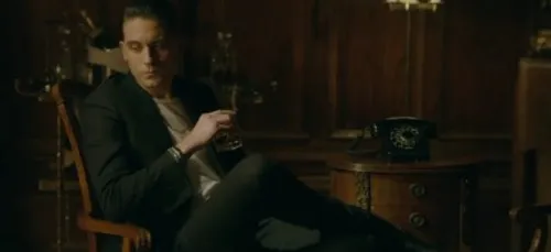 G-Eazy feat Chris Brown &amp; Tory Lanez - Drifting (Clip Officiel)