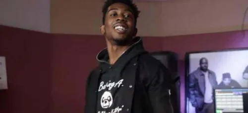 Un rappeur de 18 ans vole la 1ère place du classement Billboard à...