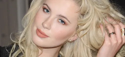 Ireland Baldwin pose nue sur Instagram et c'est très chaud !