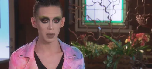 Cet homme a dépensé 50,000 dollars pour ressembler à un alien !...