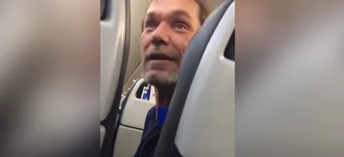Etats-Unis: voici comment  ce passager raciste a été débarqué d'un...