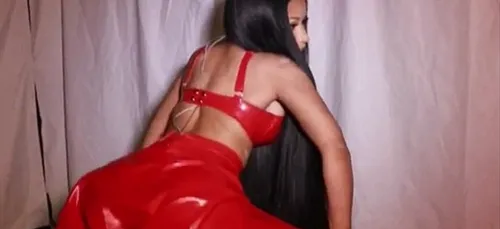 Alerte twerk : pour fêter un nouveau record, Nicki Minaj s'est...