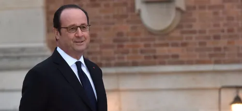 François Hollande surpris avec Julie Gayet ... Derrière un buisson...