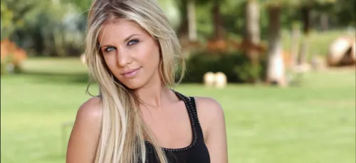 Adixia aime aussi les femmes, elle dévoile tout !