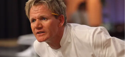 En pleine émission, Gordon Ramsay se fait broyer la main par un...