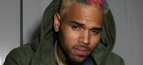 Chris Brown : Il a mis une droite à un photographe !