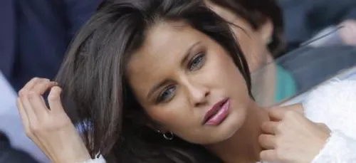 Malika Ménard (Miss France 2010) s'affiche en mode ultra-sexy sur...