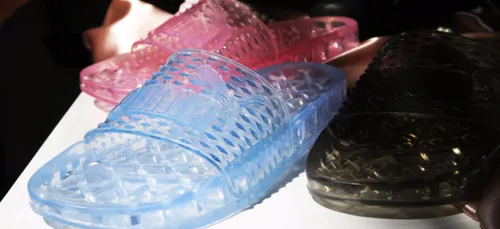 Les nouvelles sandales signées Rihanna ne seraient-elles pas une...