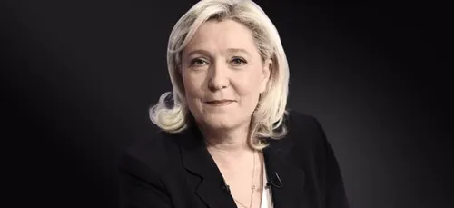 Marine Le Pen topless ? Découvrez le cliché (très) troublant qui...