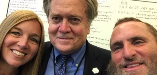 Fail : un conseiller de Trump poste une photo sur Twitter et...