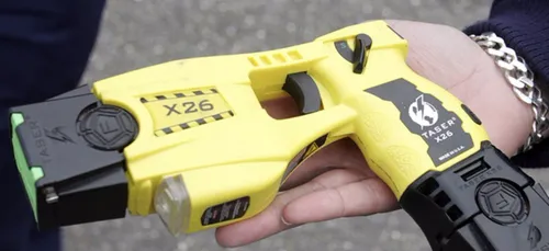 Afin de punir son fils de 9 ans, ce papa n'a pas hésité à sortir le...