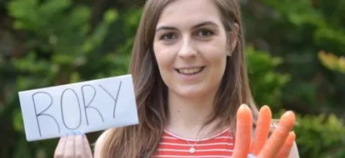 Cette jeune femme souffre d'une maladie absolument improbable !