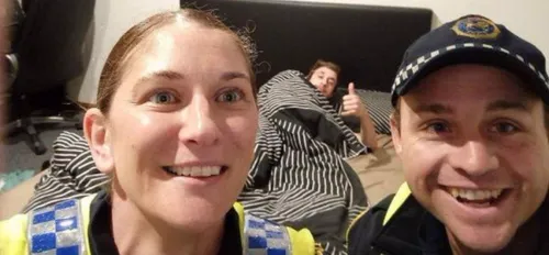 Découvrez l'incroyable réaction de ces policiers face à un homme un...