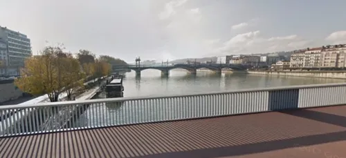 Deux lycéens se filment en train de pousser un homme dans le Rhône !