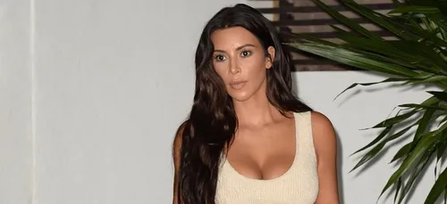 Kim Kardashian affole Instagram avec son énorme décolleté et ses...