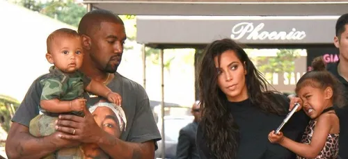Kim Kardashian et Kanye West attendraient des jumeaux !