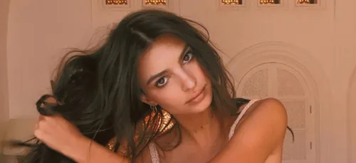Emily Ratajkowski: sa trop grosse poitrine serait un frein à sa...
