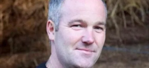 Découvrez les derniers mots de l'agriculteur de l'Amour est dans le...