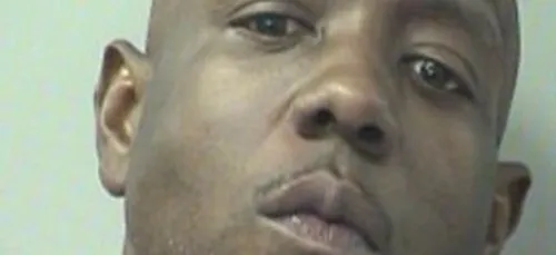 Un dealer appelle la police car sa... Cocaïne a été volée.