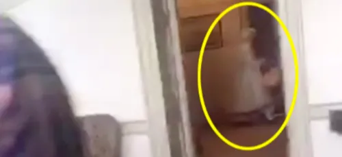 Une jeune femme capture un véritable fantôme sur Snapchat ! (Vidéo)