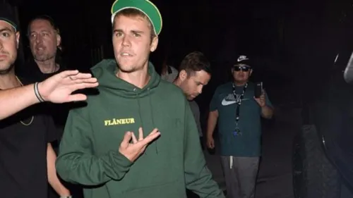 Justin Bieber écrase un journaliste à la sortie de l'église !